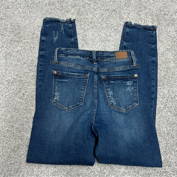 Judy Blue Jeans Womens 1/25 Blue Dark Wash Relaxed Fit Distressed Denim JB88304 - Picture 8 of 8